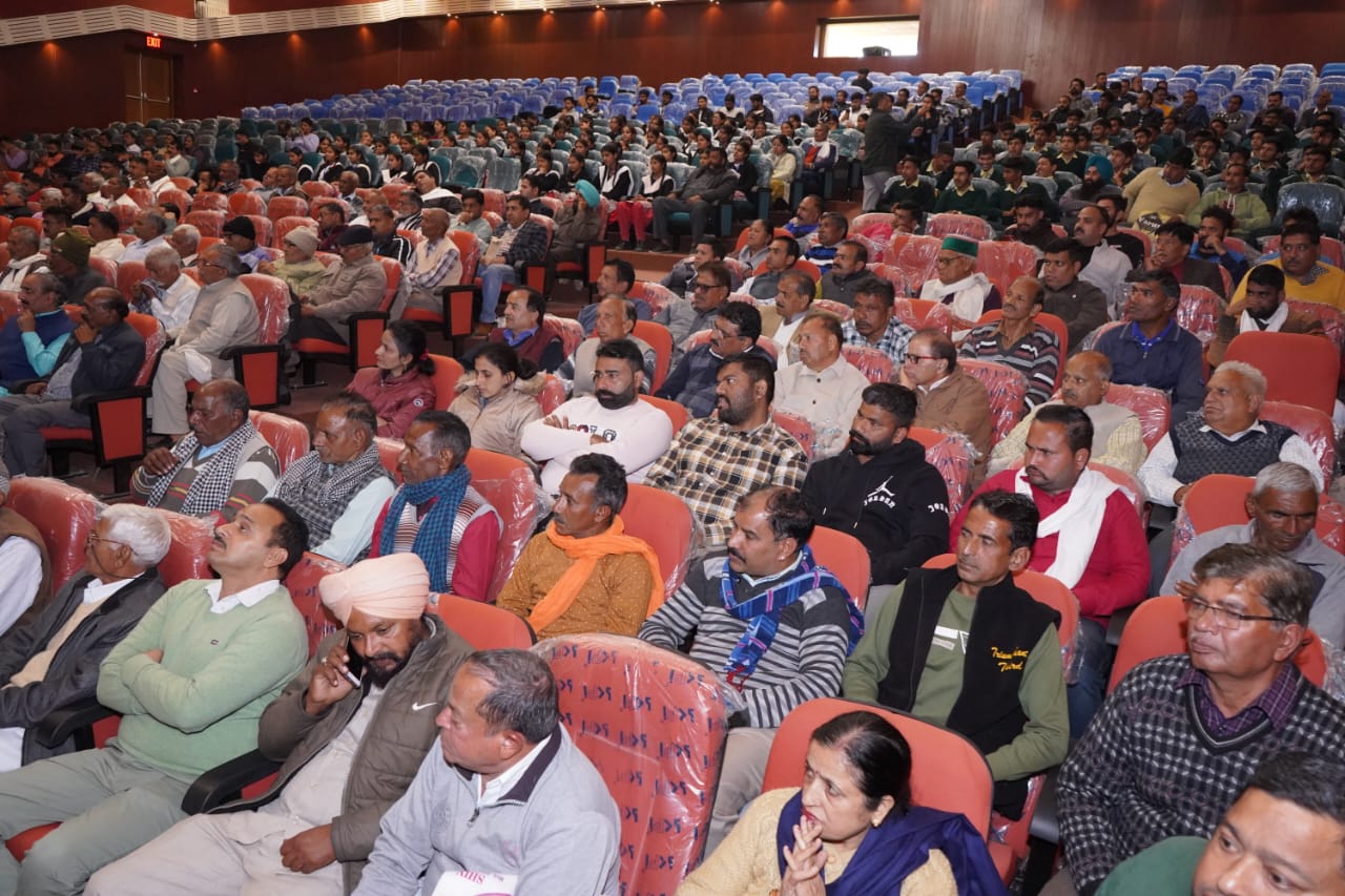 संविधान निर्माता डॉ भीमराव अम्बेडकर के सिद्धांतों और योजनाओं ने भारतीय समाज को समृद्धि और समानता का मार्ग दिखाया - उपमुख्यमंत्री  लता मंगेश्कर ऑडिटॉरियम समूर कलां में मनाई गई डॉ वीआर अम्बेडकर की पुण्यतिथि