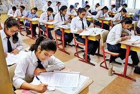 "हिमाचल में 10वीं-12वीं के बोर्ड एग्जाम 1 मार्च से: स्कूल शिक्षा बोर्ड ने तय की परीक्षा की डेटशीट; आठवीं कक्षा के पेपर 2 से ​​​​​​​आरंभ होंगे।"